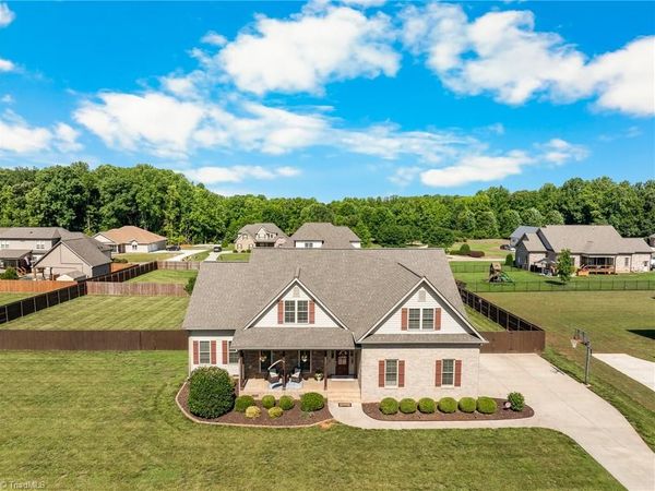 242 Deerwood Drive , Lexington, NC 27295
