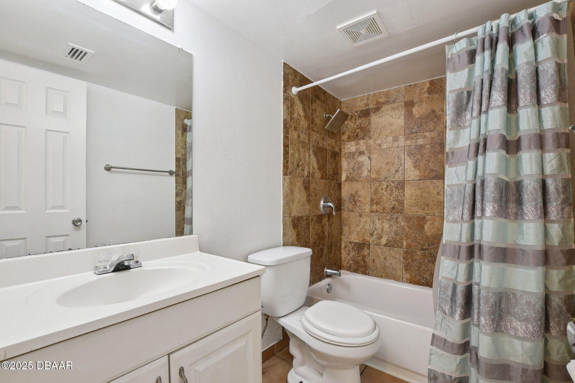 415 N Halifax Avenue, Unit 109, Daytona Beach, FL 32118 Photo