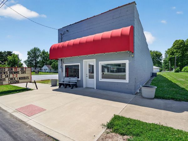 717 MASSACHUSETTS Avenue, Matthews, IN 46957