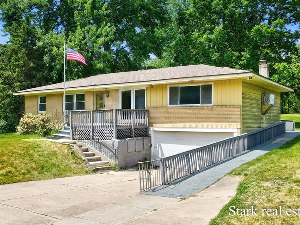 225 Sunset Hills Avenue NW, Grand Rapids, MI 49534