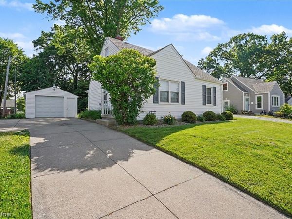 1711 Thornapple Avenue , Akron, OH 44301