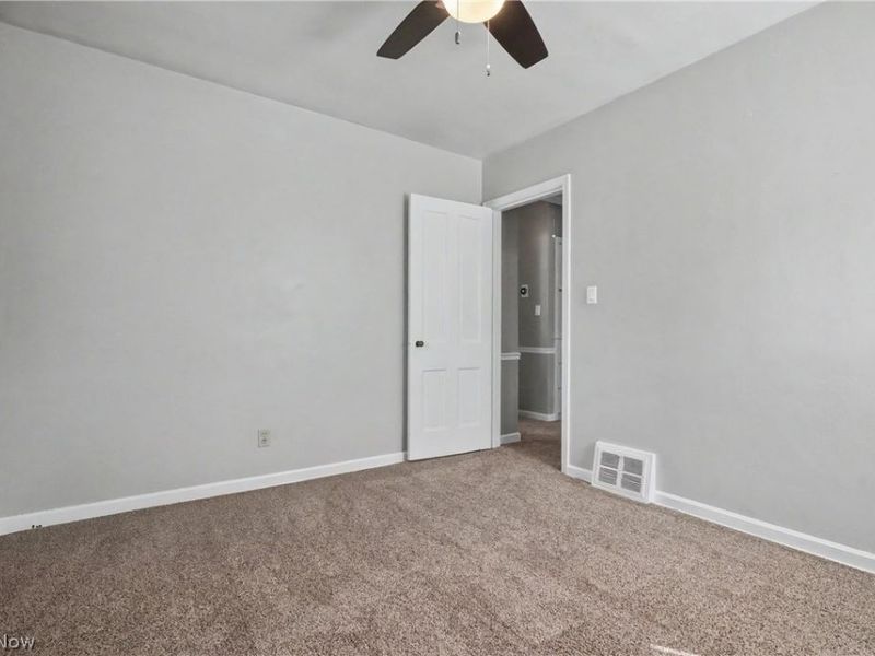1711 Thornapple Avenue, Akron, OH 44301 Photo 19