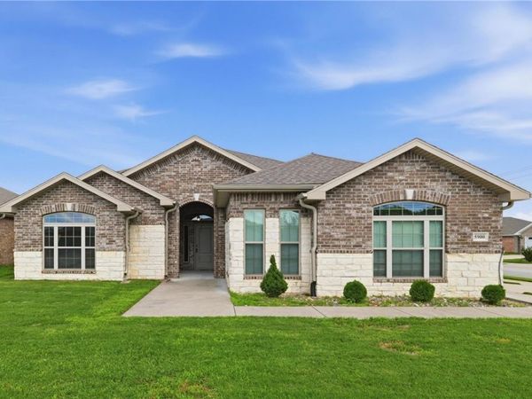 5900 NW Meade Street , Bentonville, AR 72713