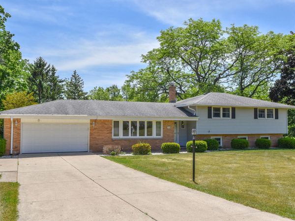 3540 Goetz Dr, Brookfield, WI 53005