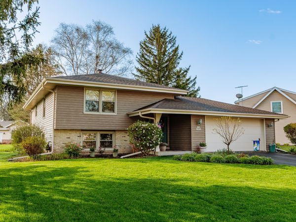 W158N10796 Catskill Ln, Germantown, WI 53022