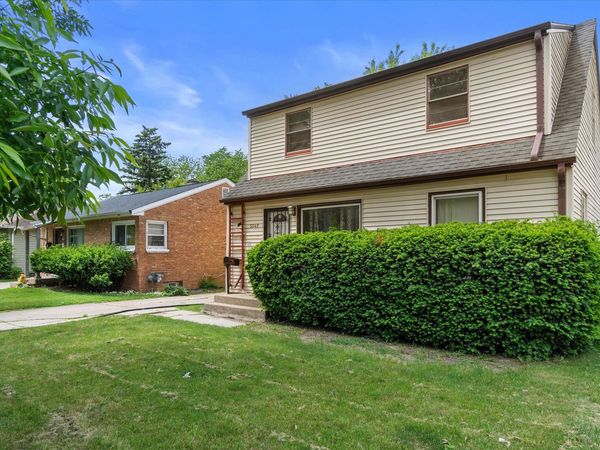 5049 N 55th St, Milwaukee, WI 53218