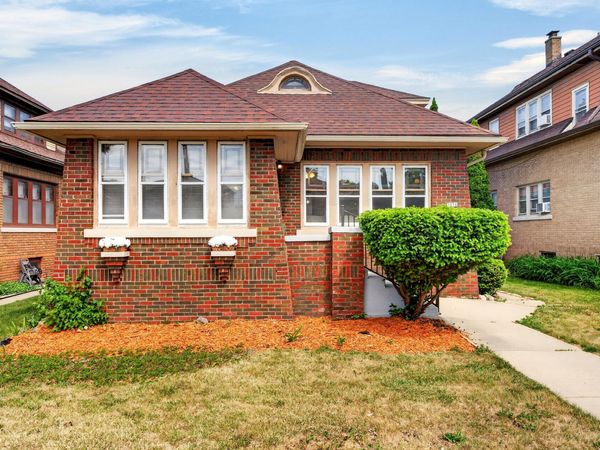 3056 N 55th St, Milwaukee, WI 53210