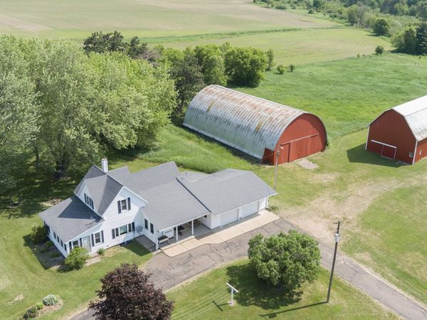 N14386 Town Line Rd, Cleveland, WI 54741