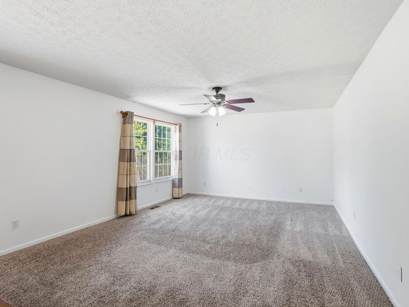 5788 Saucony Drive , Hilliard, OH 43026 Photo 8