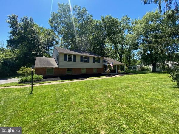1043 CAROLYN DRIVE , WEST CHESTER, PA 19382