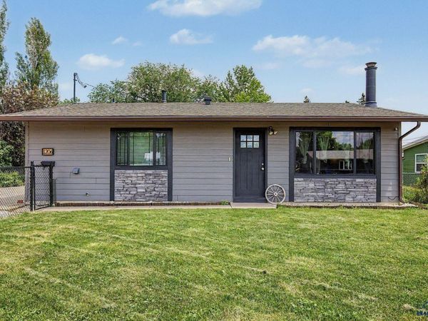 1206 WOODLAWN DR, Rapid City, SD 57701