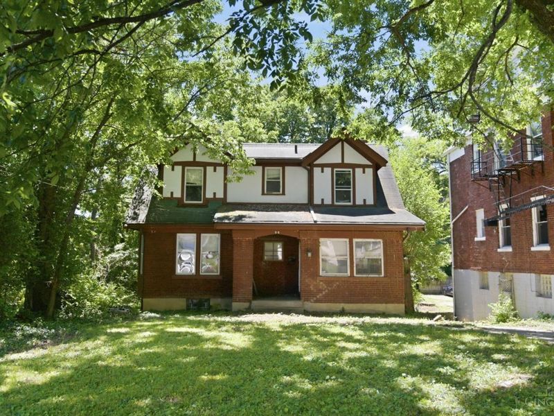 813 S Fred Shuttlesworth Circle, Cincinnati, OH 45229 Photo 2