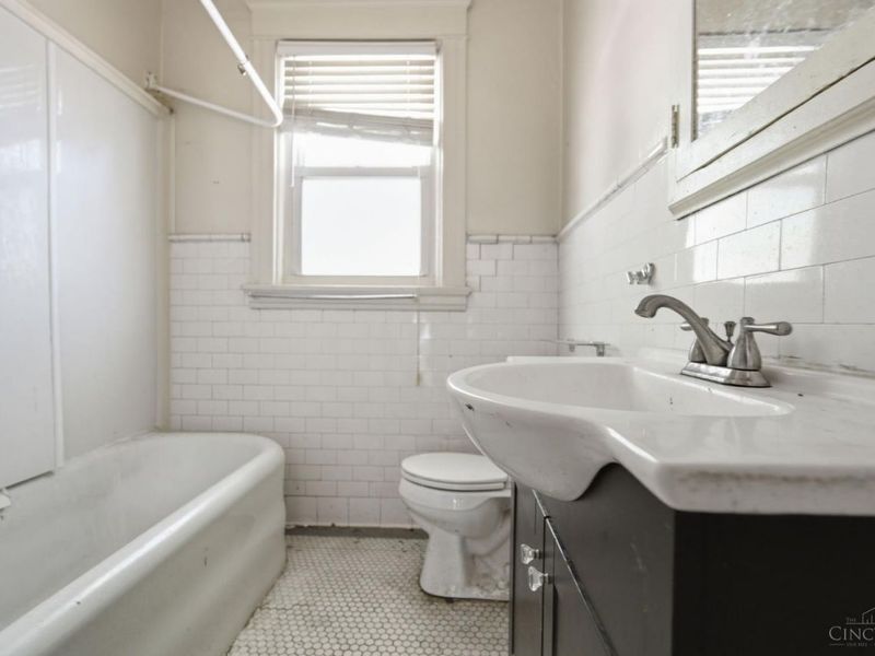 813 S Fred Shuttlesworth Circle, Cincinnati, OH 45229 Photo 28