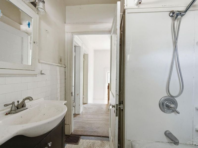 813 S Fred Shuttlesworth Circle, Cincinnati, OH 45229 Photo 29