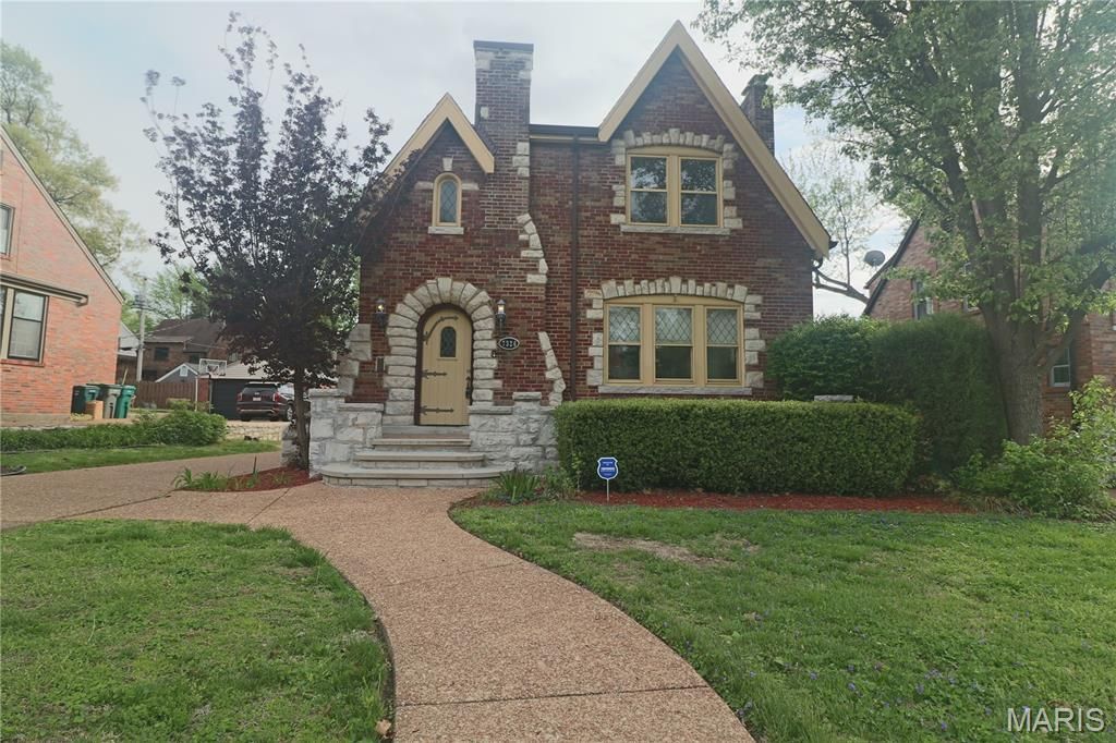 7326 Country Club Drive , Saint Louis, MO 63121 Main Photo