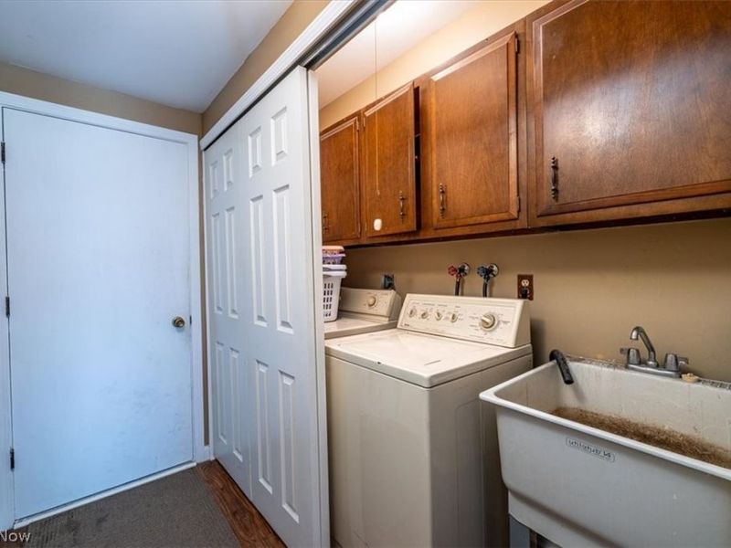 709 Oakhurst Drive, Amherst, OH 44001 Photo 17