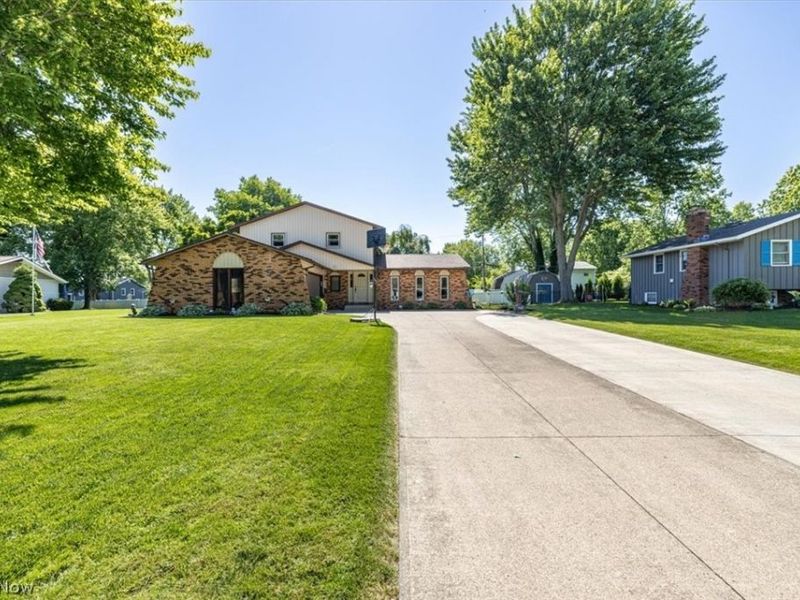 709 Oakhurst Drive, Amherst, OH 44001 Photo 34