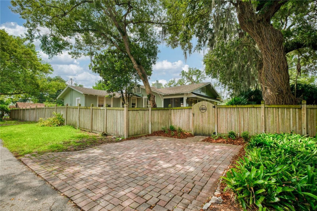 1800 Carlton Drive, Orlando, FL 32806 Photo