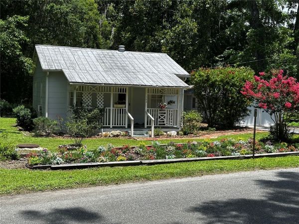 142 NW 2ND AVENUE , WILLISTON, FL 32696