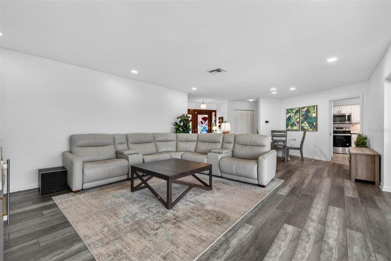 1472 73rd Circle Ne, Saint Petersburg, FL 33702 Photo