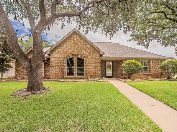 3032 Shenandoah Drive, Bedford, TX 76021