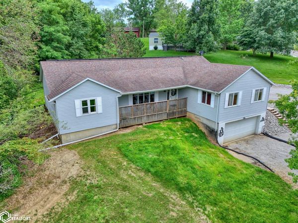 1200 E Maple Street, Centerville, IA 52544