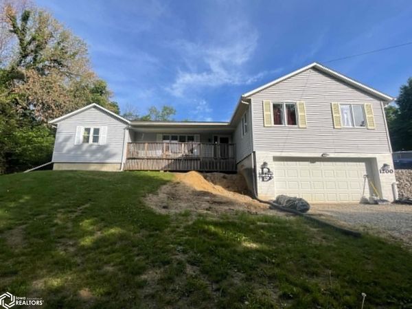 1200 E Maple Street, Centerville, IA 52544