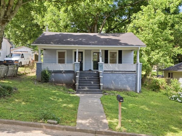 906 N B St, Lenoir City, TN 37771