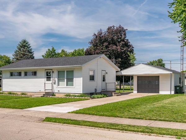810 Meadow Lane, Troy, OH 45373