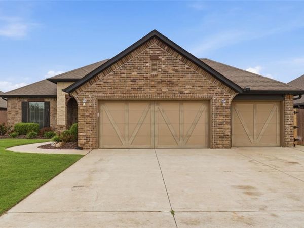 4520 McCann Avenue, Mustang, OK 73064