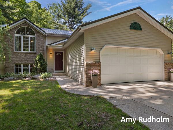 9262 Leonard Street, Coopersville, MI 49404