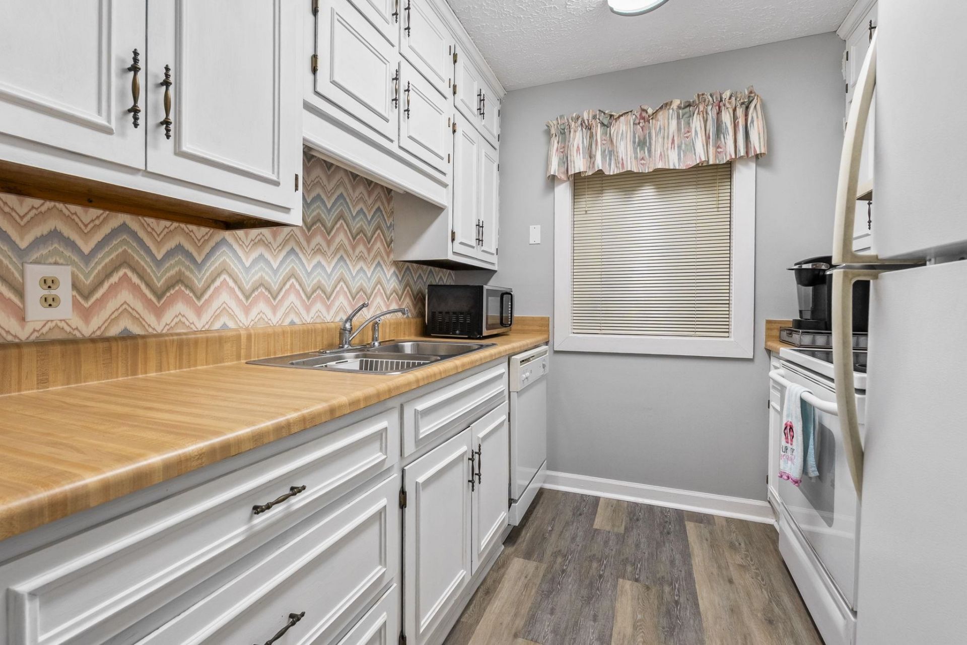 9621 Shore Dr.  Photo 5