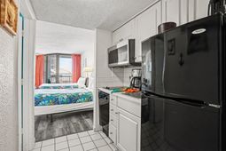 9550 Shore Dr.  photo 4