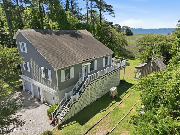 174 Windy Point Road, Beaufort, NC 28516