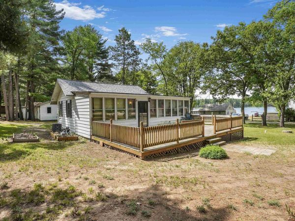 3266 N Parker Lake Road, Oxford, WI 53952