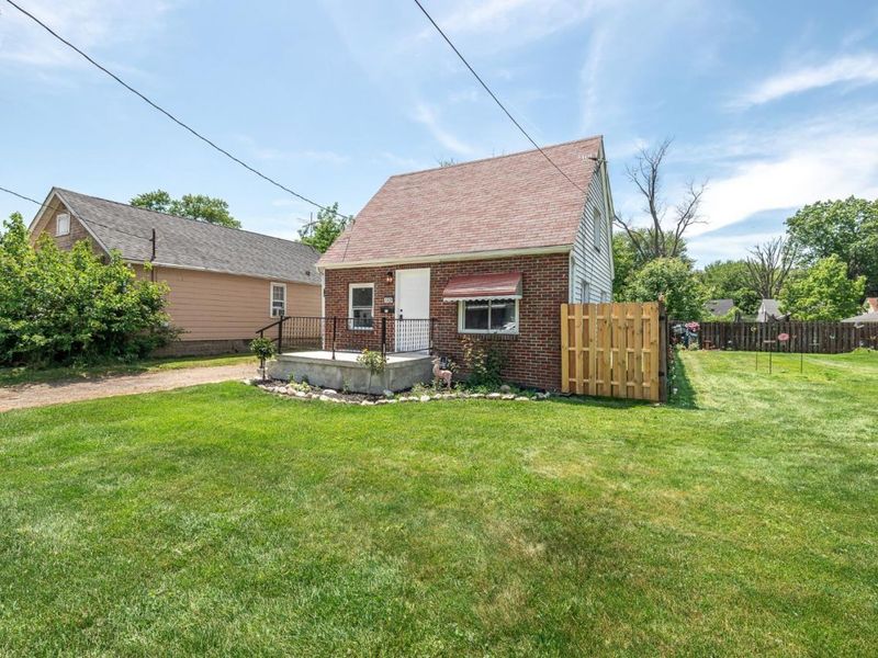 1926 Nichols Avenue, Lorain, OH 44053 Photo 3