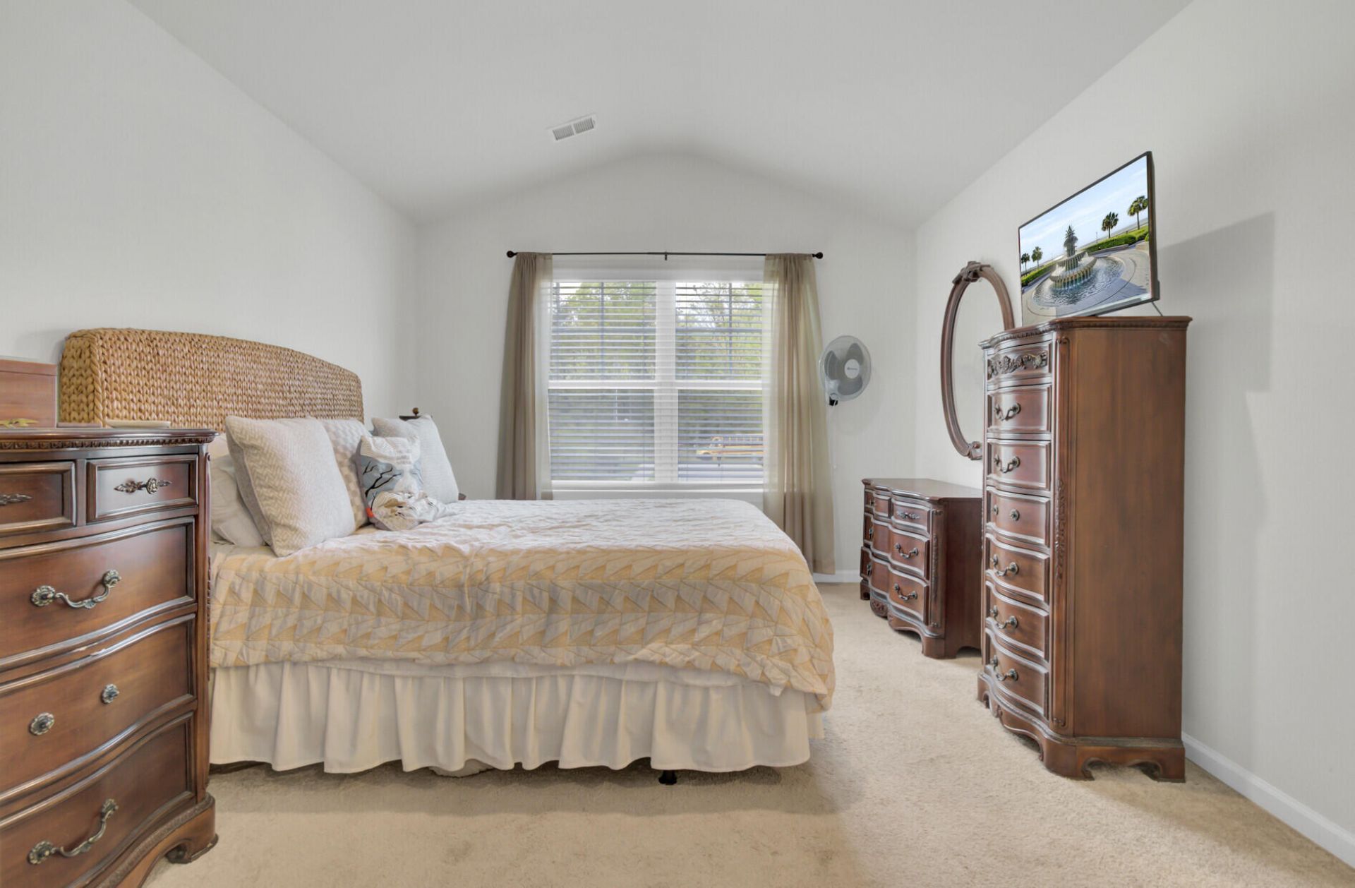 102 Rosefield Court Photo 24
