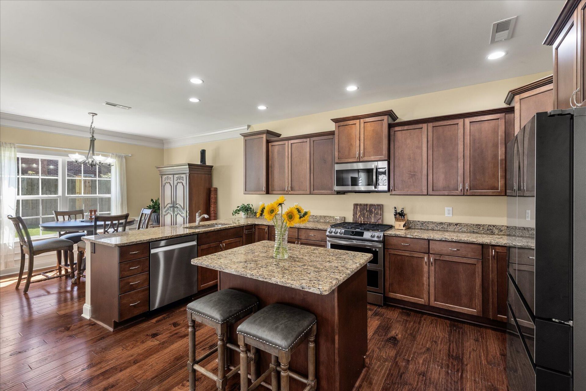 1904 Chestnut Oak Lane Photo 14