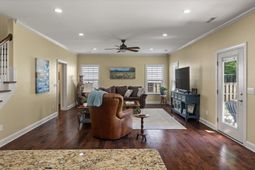 1904 Chestnut Oak Lane photo 4