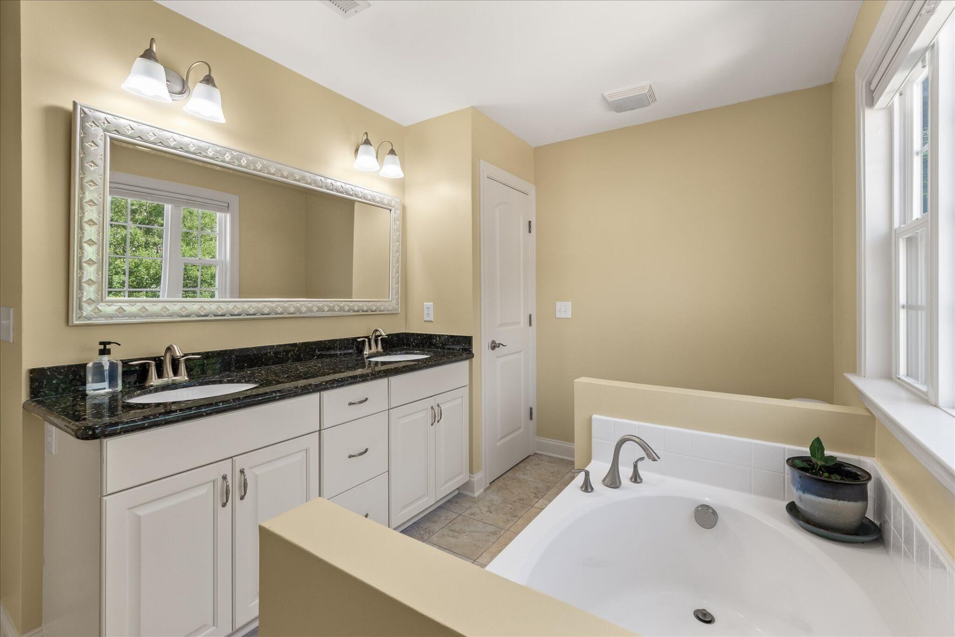 1904 Chestnut Oak Lane Photo 24