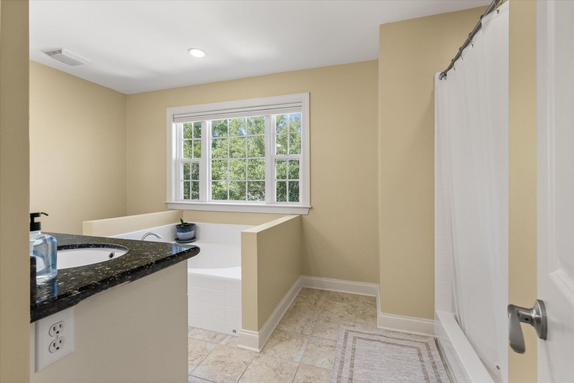 1904 Chestnut Oak Lane Photo 25