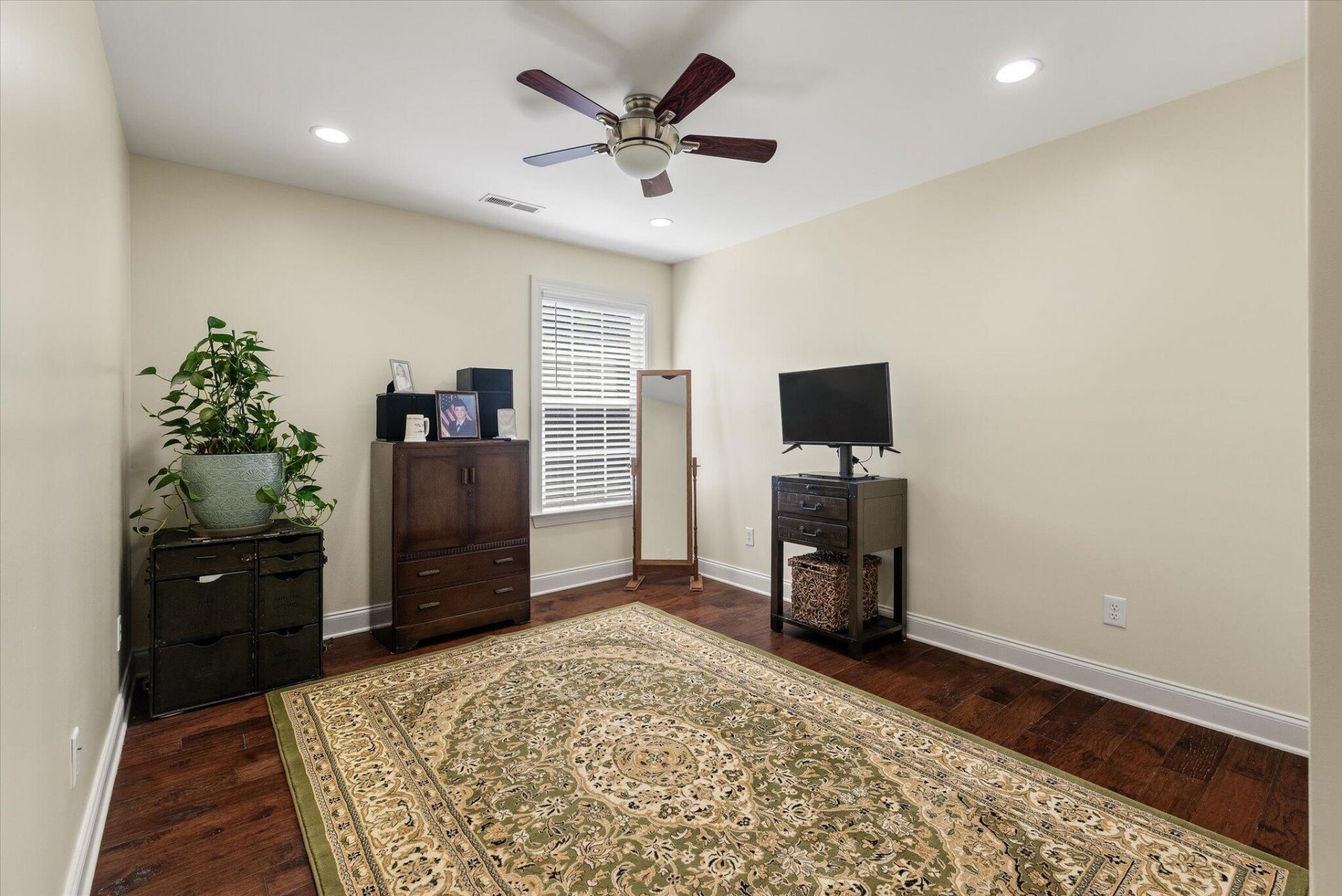 1904 Chestnut Oak Lane Photo 29