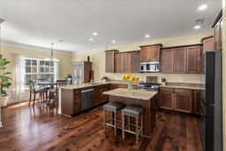 1904 Chestnut Oak Lane photo 4