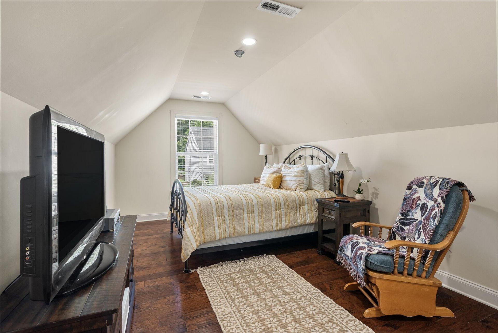 1904 Chestnut Oak Lane Photo 31