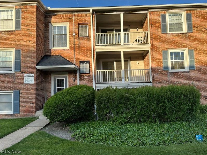 2222 Glouchester Drive, Unit 2222, Lyndhurst, OH 44124 Photo 3