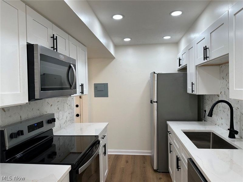 2222 Glouchester Drive, Unit 2222, Lyndhurst, OH 44124 Photo 5