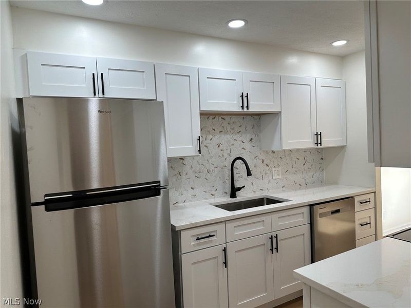 2222 Glouchester Drive, Unit 2222, Lyndhurst, OH 44124 Photo 8