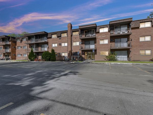 18555 Hickory Court , Unit 24, Lansing, IL 60438