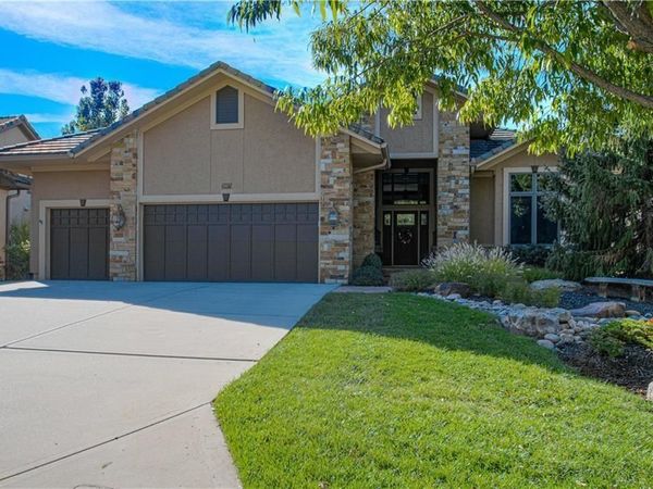 26675 W 100th Place, Olathe, KS 66061