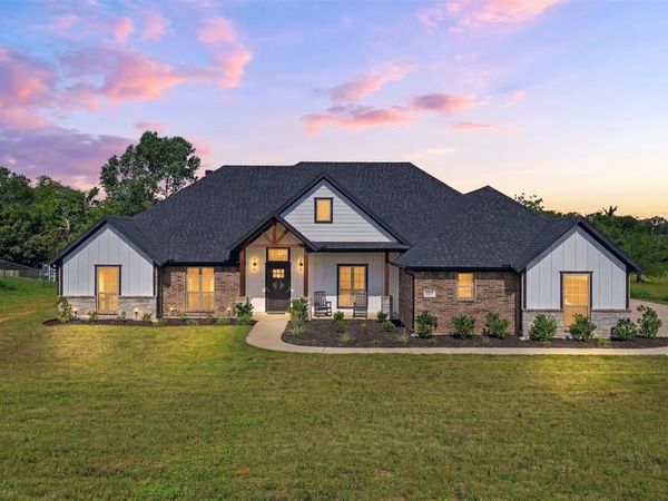 1057 Gonzollas Road, Springtown, TX 76082